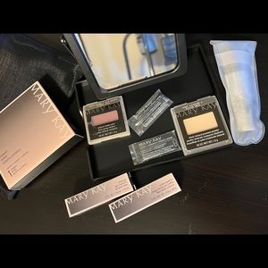 NWT Mary Kay lot of make up and compact